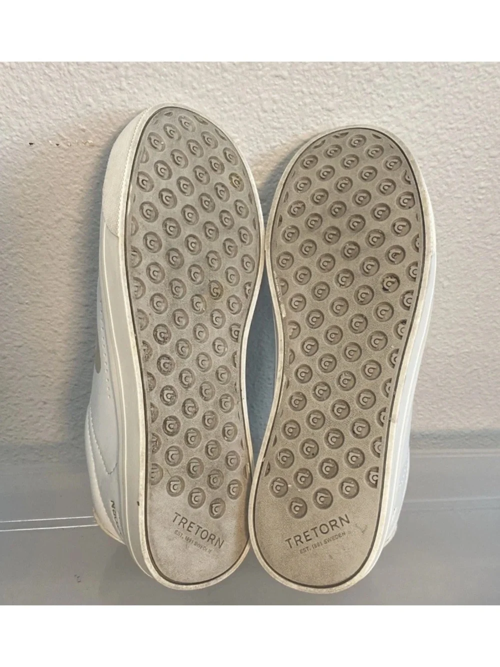 Tretorn “Serve” Women’s Memory Foam Footbed Sneaker 7 White Preowned Shoe